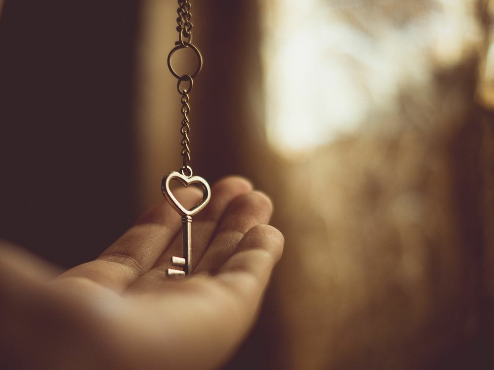 Как подобрать ключ к сердцу любимого человека с помощью хиромантии.